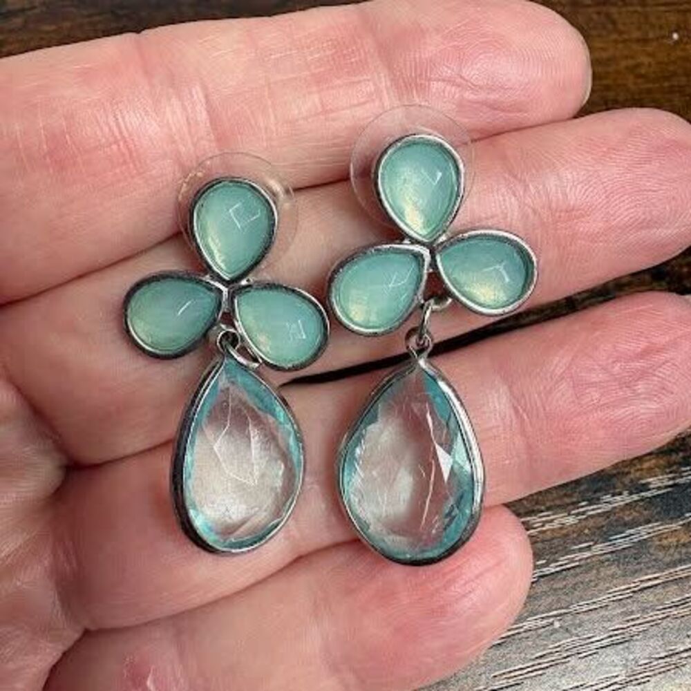 Elegant Blue Glass Stone Earrings
